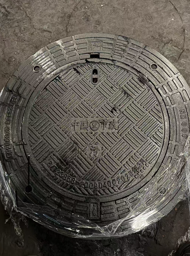 荥经球墨铸铁防沉降井盖展示